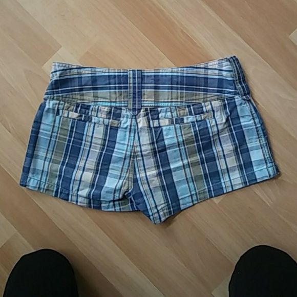 Shorts - Picture 2 of 3